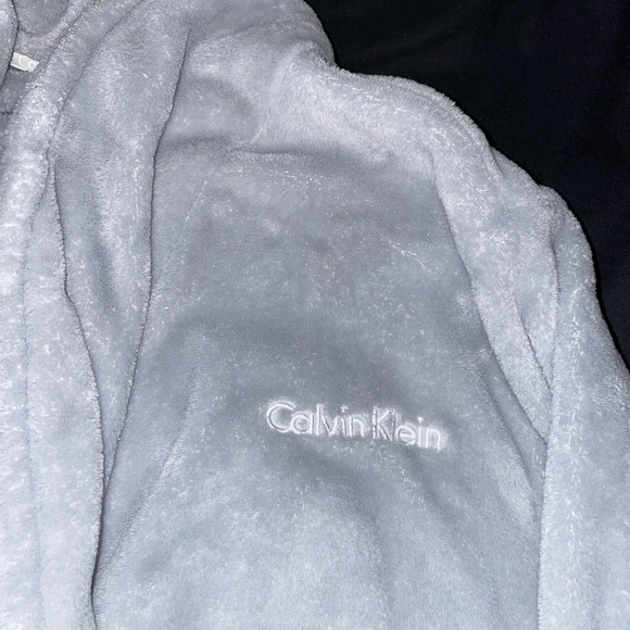 Calvin Klein Robe - Picture 2 of 4